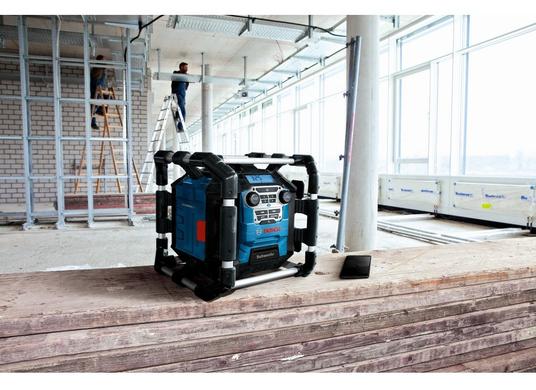 Radio de chantier 18 V avec Bluetooth® 5.0 et station d’alimentation