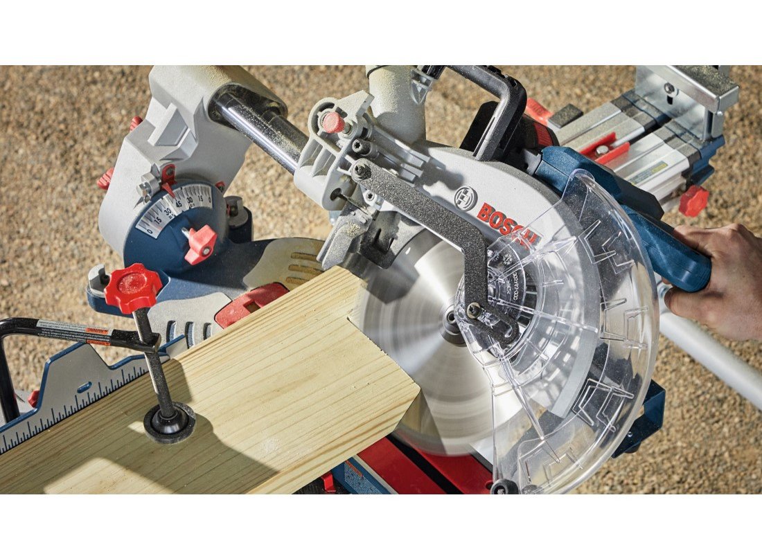 Ensemble scie à onglets radiale à double inclinaison 18V PROFACTOR™ de 10 po avec (1) batterie High Power CORE18V® 8 Ah