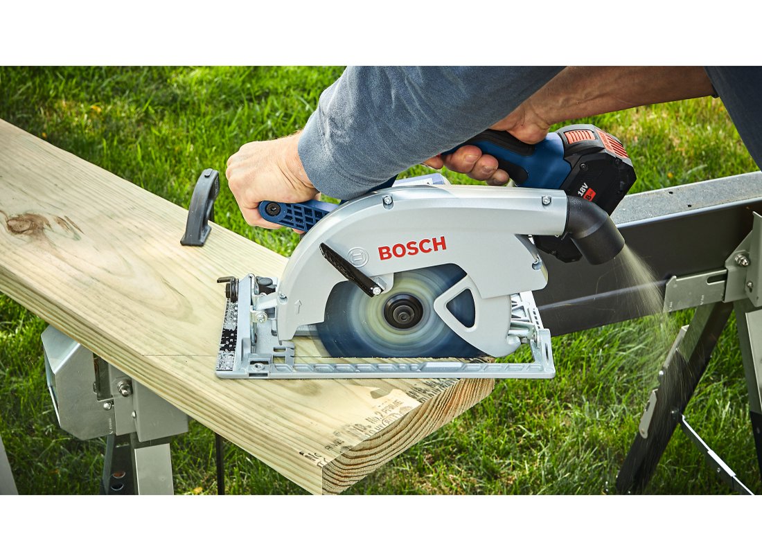 ENSEMBLE SCIE CIRCULAIRE 18V AVEC LAME À GAUCHE PROFACTOR™ DE 7-1/4 PO AVEC (1) BATTERIE HIGH POWER CORE18V® 8 AH
