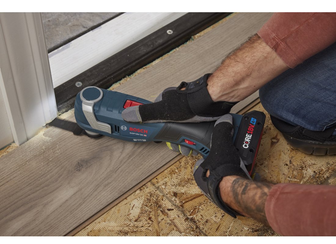 18V Brushless StarlockPlus® Oscillating Multi-Tool Kit with (1) CORE18V® 4 Ah Advanced Power Battery