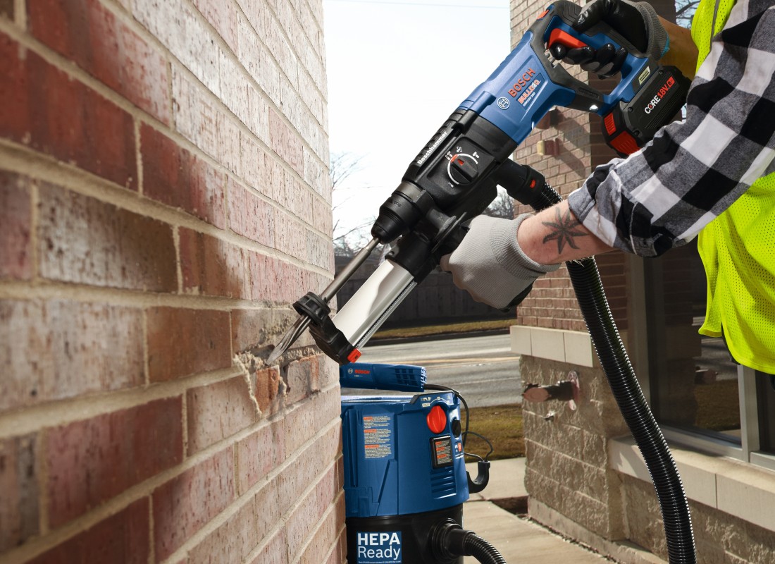 Ensemble marteau perforateur Bulldog™ SDS-plus® 18V sans balais de 1 po avec (2) batteries High Power CORE18V® 8 Ah