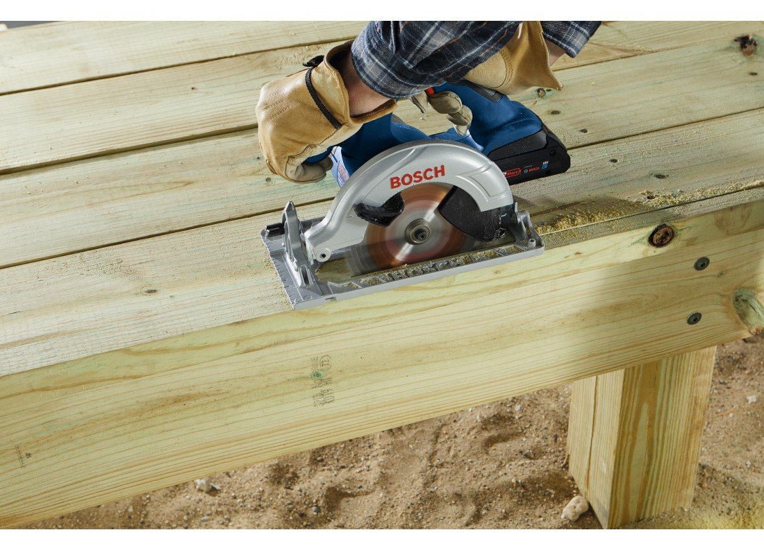 18V 4-Tool Combo Kit with Two-In-One 1/4 In. and 1/2 In. Bit/Socket Impact Driver/Wrench, 1/2 In. Hammer Drill/Driver, 6-1/2 In. Circular Saw and LED Worklight with (1) CORE18V® 4 Ah Advanced Power Battery and (1) 2 Ah Standard Power Battery