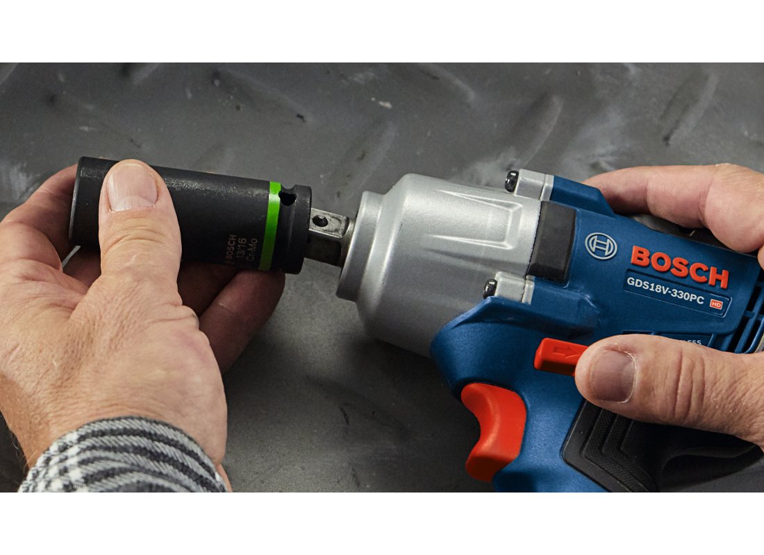 18V Brushless 1/2 In. Mid-Torque Impact Wrench Kit with Pin Detent and (2) CORE18V® 4 Ah Advanced Power Batteries