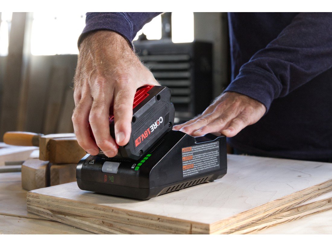 Kit de départ 18V avec (1) batterie High Power CORE18V® 8 Ah et (1) chargeur turbo 18V de 16 A