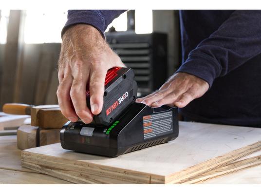 Kit de départ 18V avec (1) batterie High Power CORE18V® 8 Ah et (1) chargeur turbo 18V de 16 A