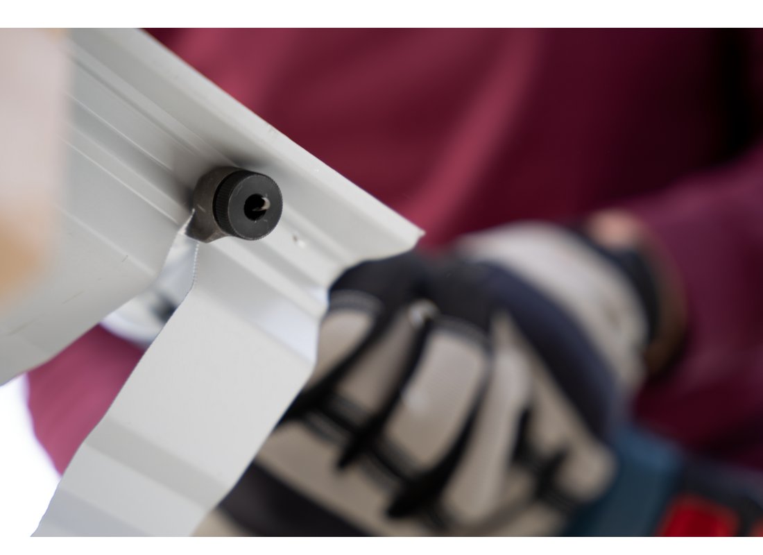 18V 16-Gauge Nibbler Lock-On Slide Switch