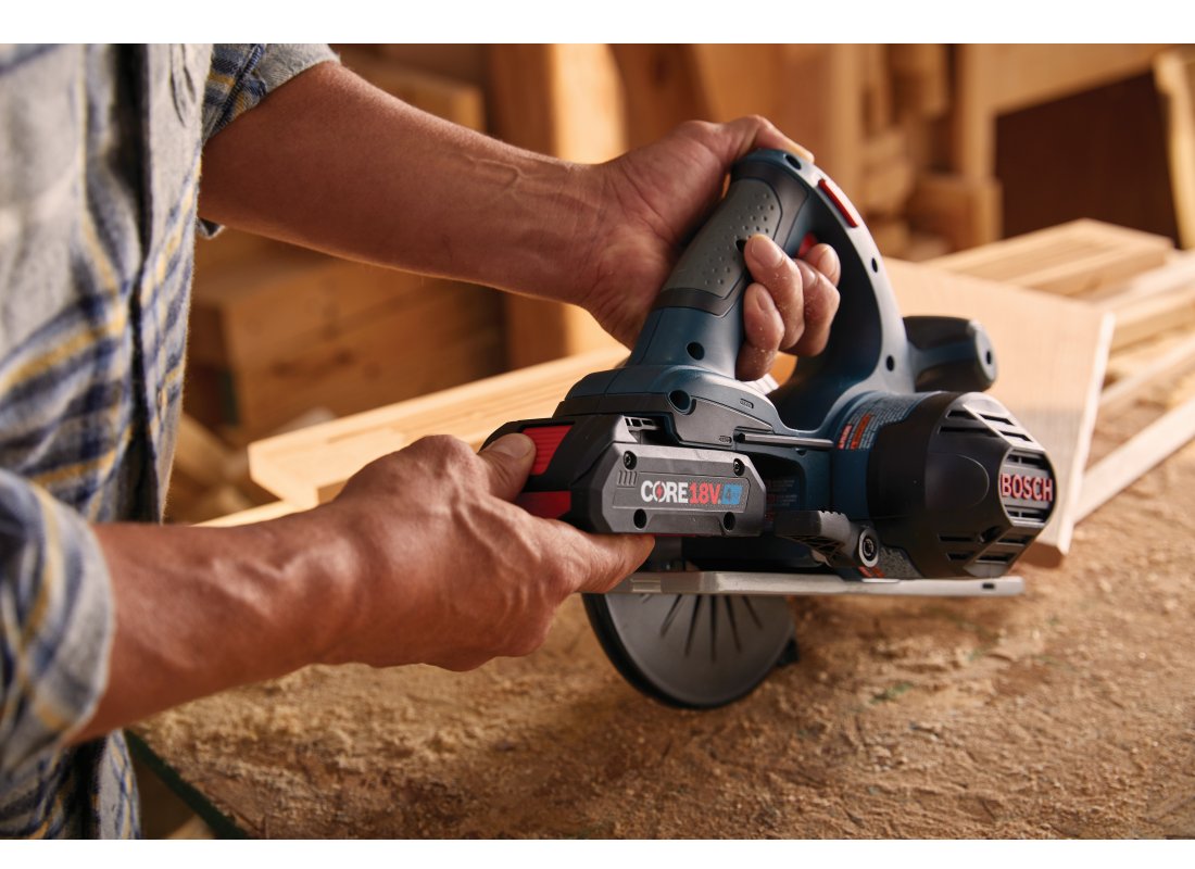 Scie circulaire 18 V de 6-1/2 po Bosch CCS180B