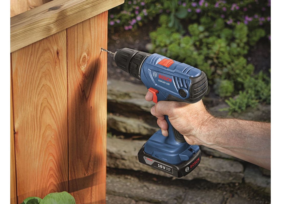 Bosch Ensemble perceuse-visseuse 18 V Compact de 1/2 po avec (2) batteries SlimPack de 1,5 Ah Bosch GSR18V-190B22