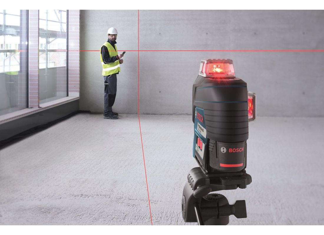 Bosch Niveau laser à trois plans à nivellement automatique et ligne  transversale de 360 pi