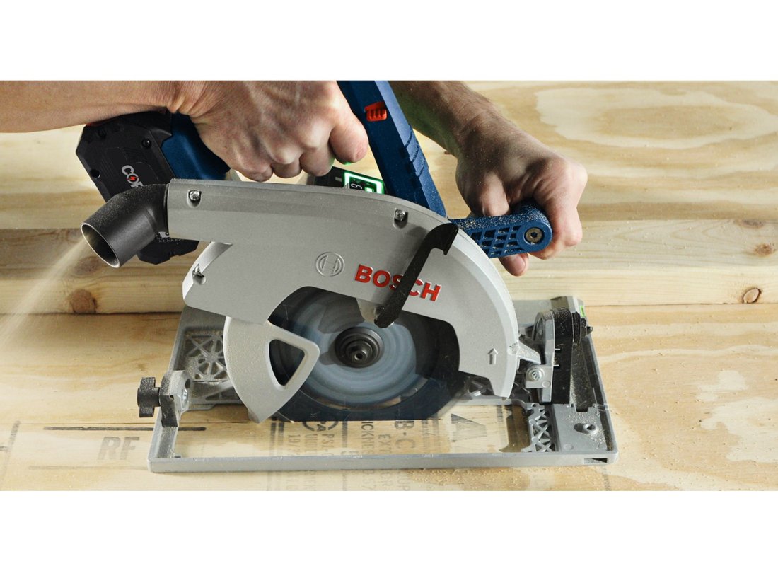 Scie circulaire 18 V Strong Arm Connected-Ready de 7-1/4 po (outil seul)