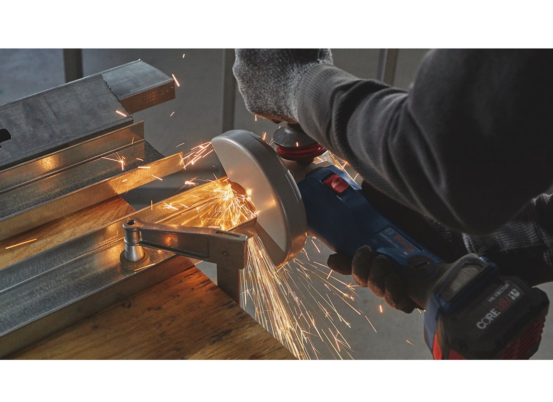 PROFACTOR 18V Spitfire Connected-Ready 5 – 6 In. Angle Grinder Kit with (1) CORE18V 8.0 Ah PROFACTOR Performance Battery