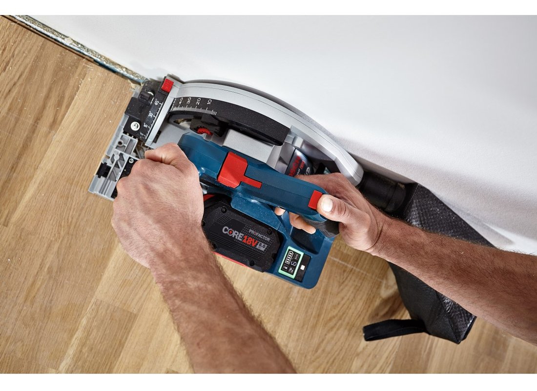 Ensemble scie plongeante 18 V Connected-Ready PROFACTOR de 5-1/2 po avec (1) batterie Performance PROFACTOR CORE18V 8.0 Ah